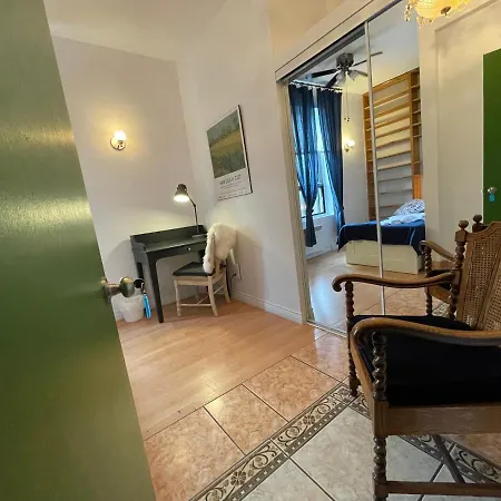 Chambres El Mediterraneo Rooms Montreal Exterior photo